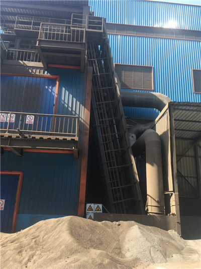 西安大傾角皮帶輸送機(jī)客戶見(jiàn)證